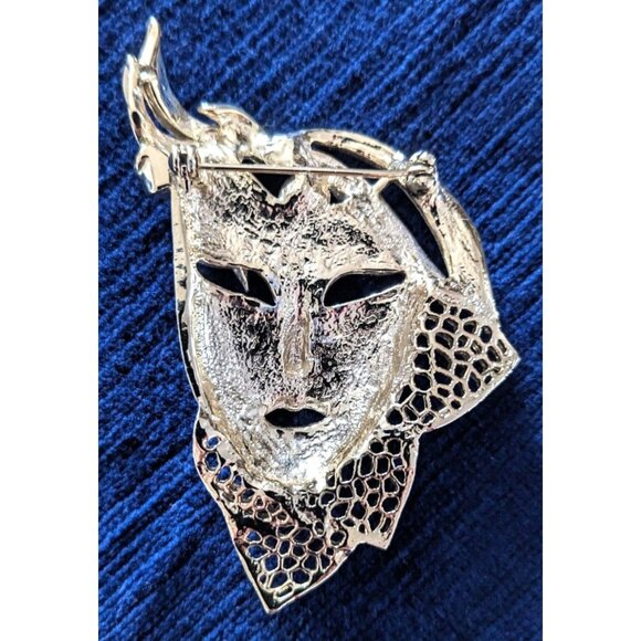 Vintage Mardi Gras Mask Brooch Pin Matte Satin GP Finish Filigree Theatrical 3" - Picture 5 of 6